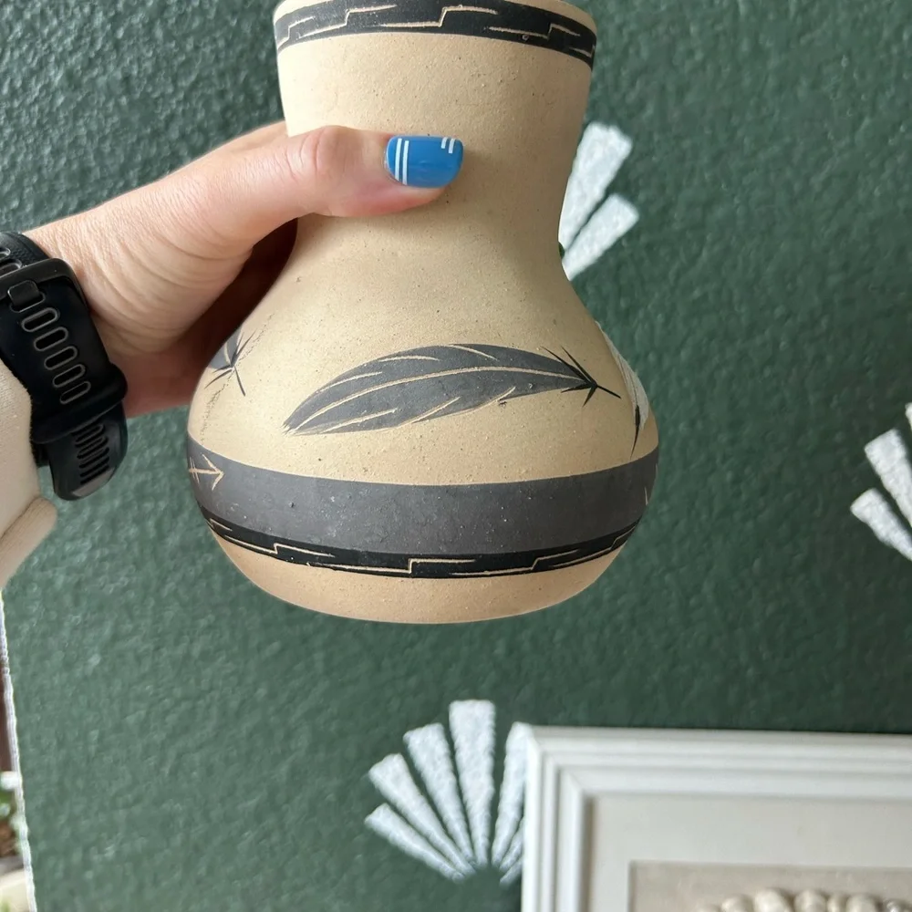 Vintage‎ southwestern pottery vase